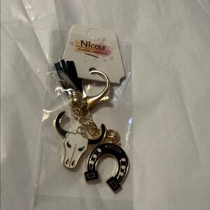 Nicole purest essence goldtone black and white Bull Skull Horseshoe Keychain